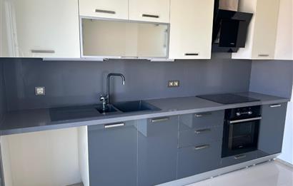 KRİSTALŞEHİR METROBÜSE KOMŞU 3+1 GENİŞ SATILIK DAİRE
