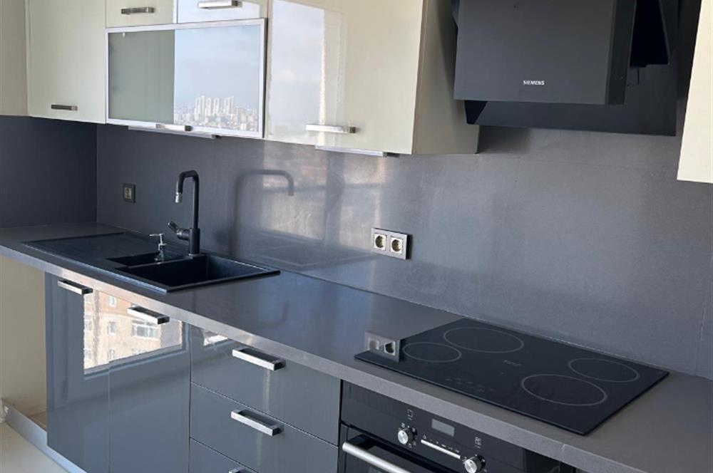 KRİSTALŞEHİR METROBÜSE KOMŞU 3+1 GENİŞ SATILIK DAİRE