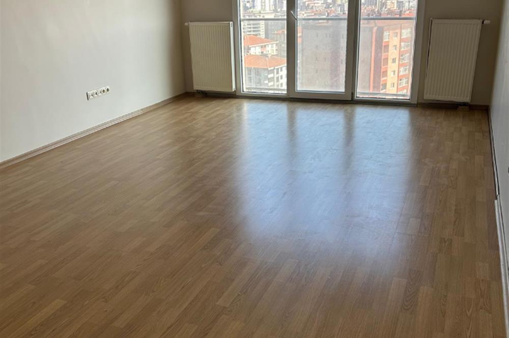 KRİSTALŞEHİR METROBÜSE KOMŞU 3+1 GENİŞ SATILIK DAİRE