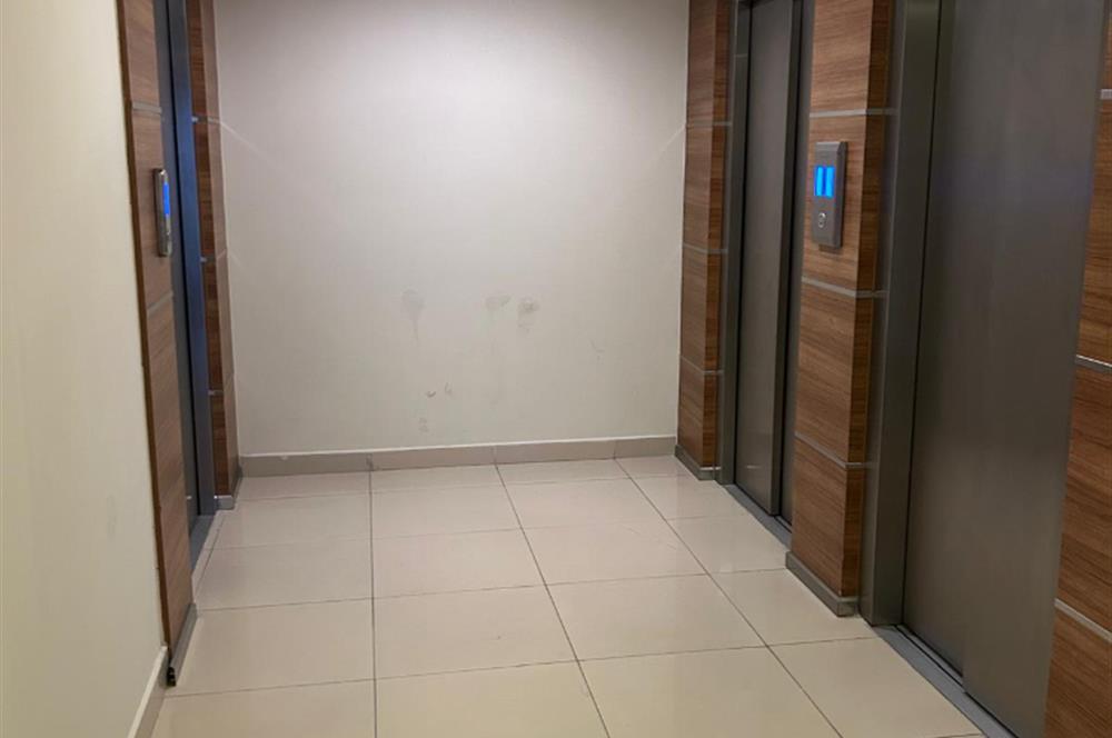 KRİSTALŞEHİR METROBÜSE KOMŞU 3+1 GENİŞ SATILIK DAİRE