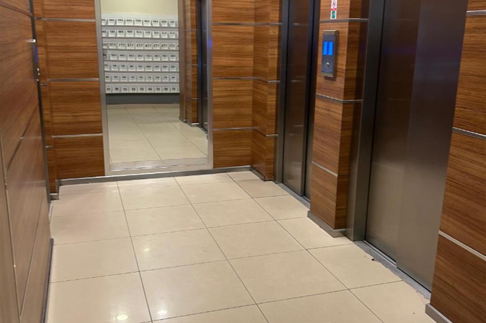 KRİSTALŞEHİR METROBÜSE KOMŞU 3+1 GENİŞ SATILIK DAİRE
