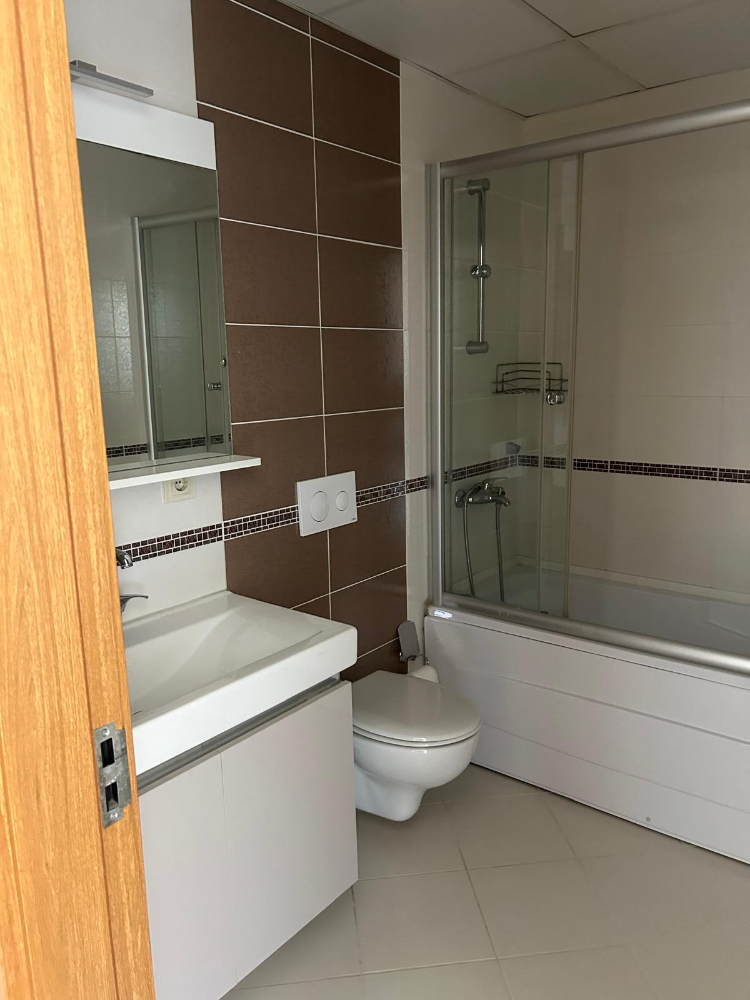 KRİSTALŞEHİR METROBÜSE KOMŞU 3+1 GENİŞ SATILIK DAİRE