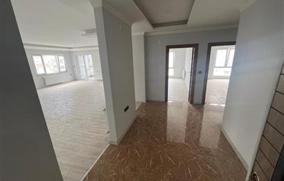 ŞEHRİNAZ KONUTLARIN DA KİRALIK OFİS