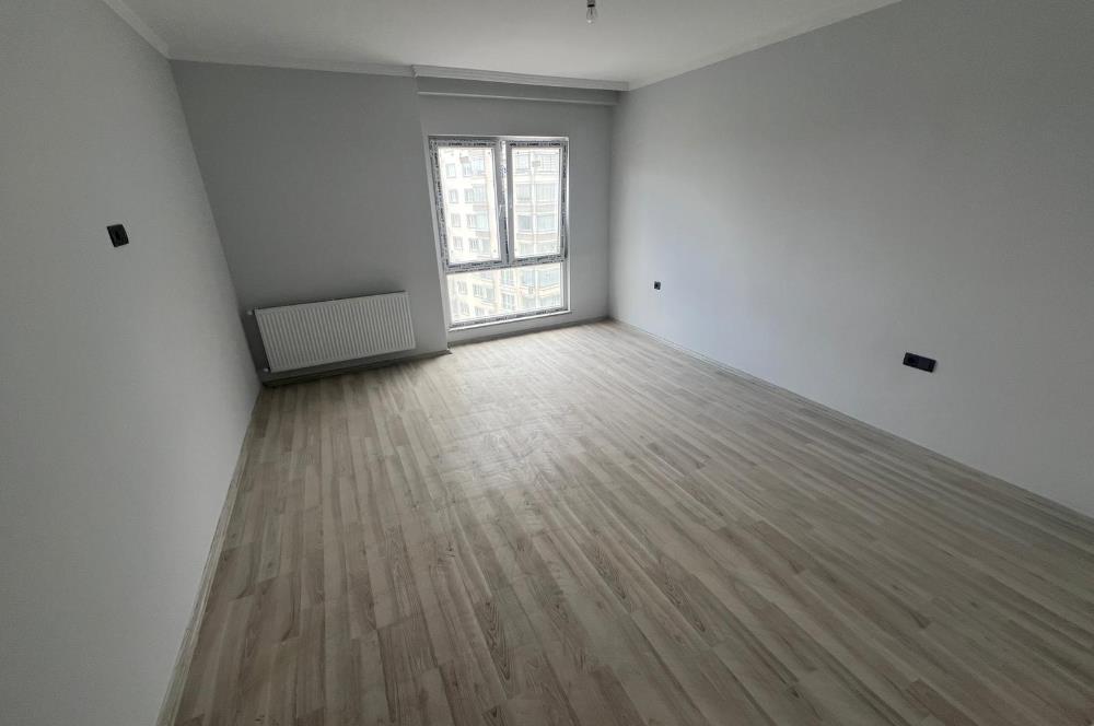 ŞEHRİNAZ KONUTLARIN DA KİRALIK OFİS