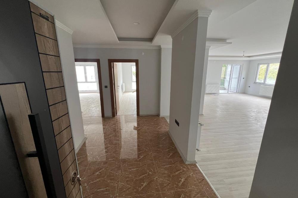 ŞEHRİNAZ KONUTLARIN DA KİRALIK OFİS