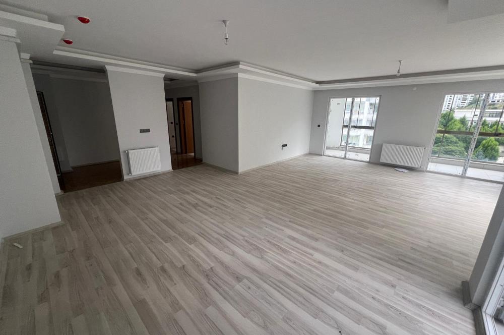 KAŞÜSTÜ MERKEZ DE ŞAHRİNAZ KONUTLARIN DA SATILIK OFİS