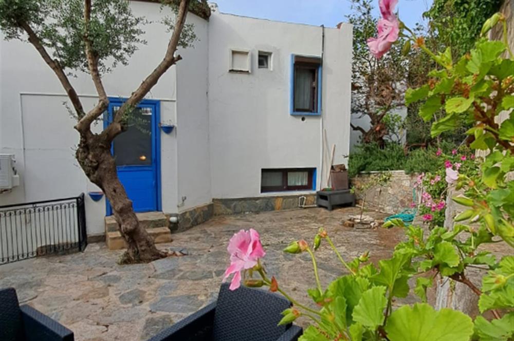 BODRUM GÜMÜŞLÜK GÜMSAN 1 SİTESİNDE YATIRIMLIK ÖZEL PLAJLI SU ARITMALI YAZLIK KIŞLIK  