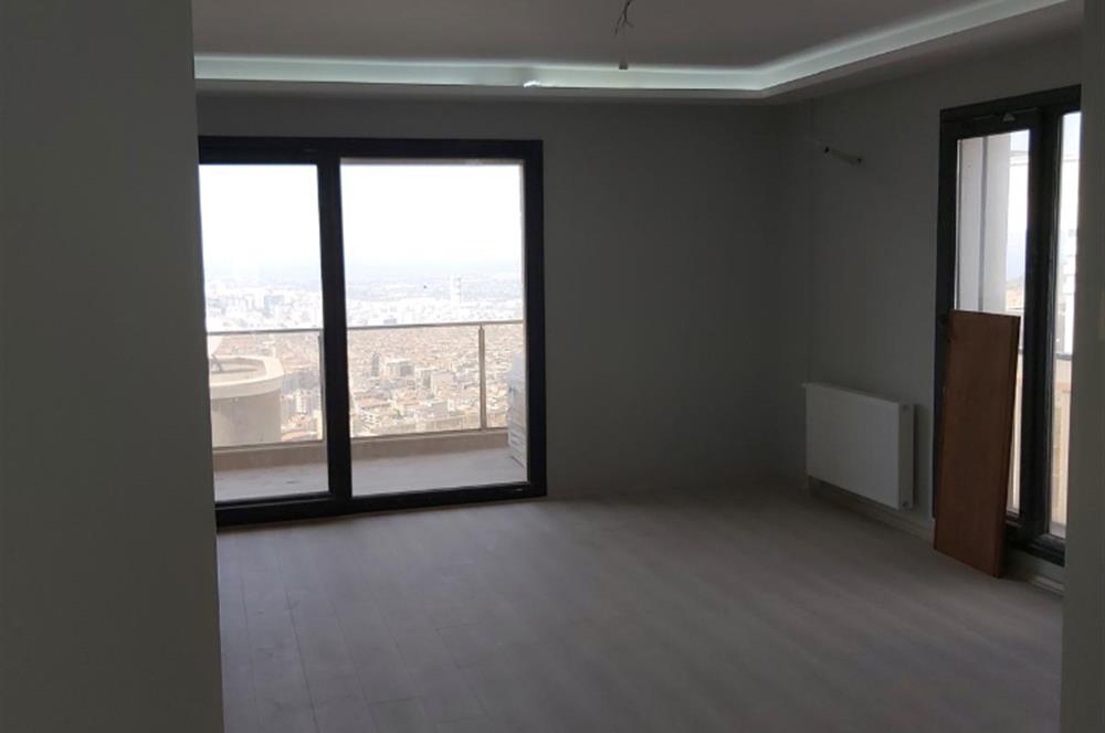 Balçova Çetin Emeç ‘te Körfez ve Dağ Manzaralı Lüks Triplex Villa