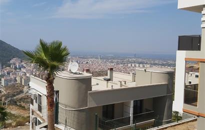 Balçova Çetin Emeç ‘te Körfez ve Dağ Manzaralı Lüks Triplex Villa