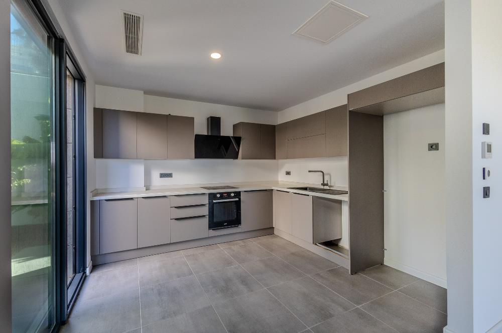 Gümüşlükte Denize 10 Adım Deniz Manzaralı Satılık İkiz Villa