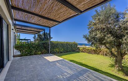 Gümüşlükte Denize 10 Adım Deniz Manzaralı Satılık İkiz Villa