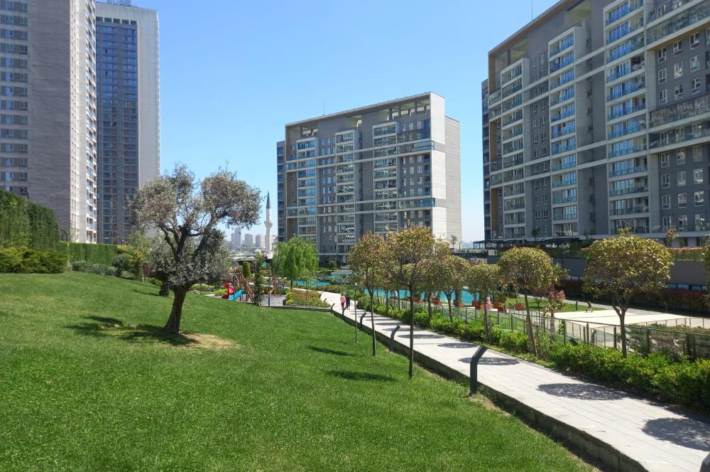 BAHÇEŞEHİR GÖL PANORAMADA MÜKEMMEL HAVUZ CEPHE EŞYALI BOŞ 2+1