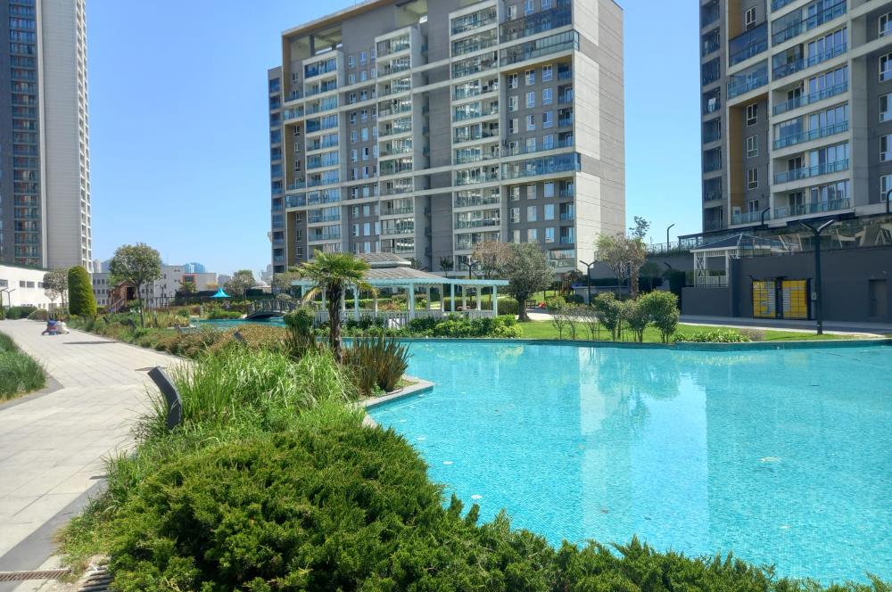 BAHÇEŞEHİR GÖL PANORAMADA MÜKEMMEL HAVUZ CEPHE EŞYALI BOŞ 2+1
