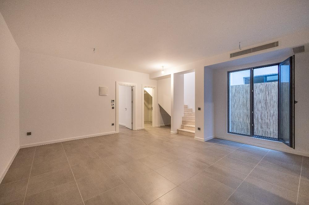 Gümüşlükte Denize 10 Adım Deniz Manzaralı Satılık İkiz Villa