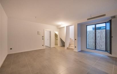 Gümüşlükte Denize 10 Adım Deniz Manzaralı Satılık İkiz Villa
