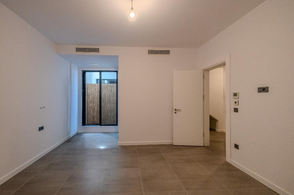 Gümüşlükte Denize 10 Adım Deniz Manzaralı Satılık İkiz Villa