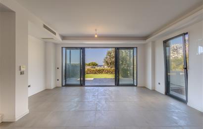 Gümüşlükte Denize 10 Adım Deniz Manzaralı Satılık İkiz Villa