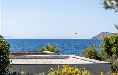 Gümüşlükte Denize 10 Adım Deniz Manzaralı Satılık İkiz Villa