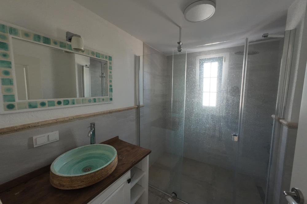 Foçada Hayat Foça Sitesinde Kiralık 3+1 Dubleks Villa