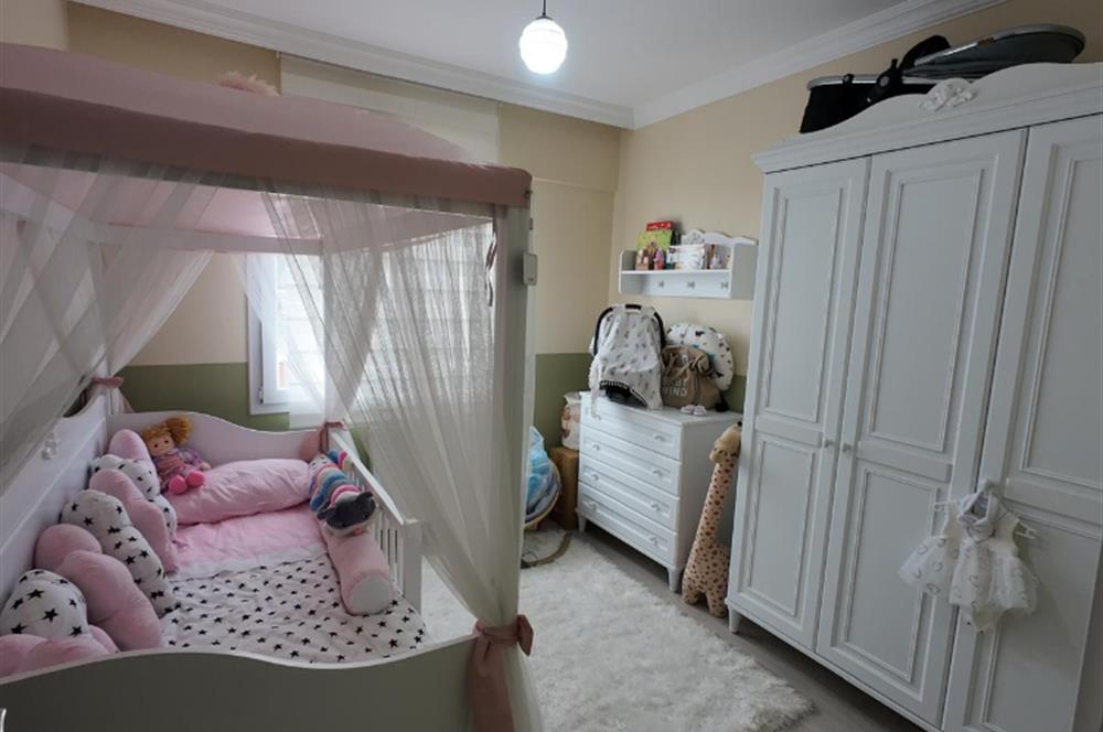  İzmir Bayraklı Barışkent Sitesinde 3+1 Satılık Daire