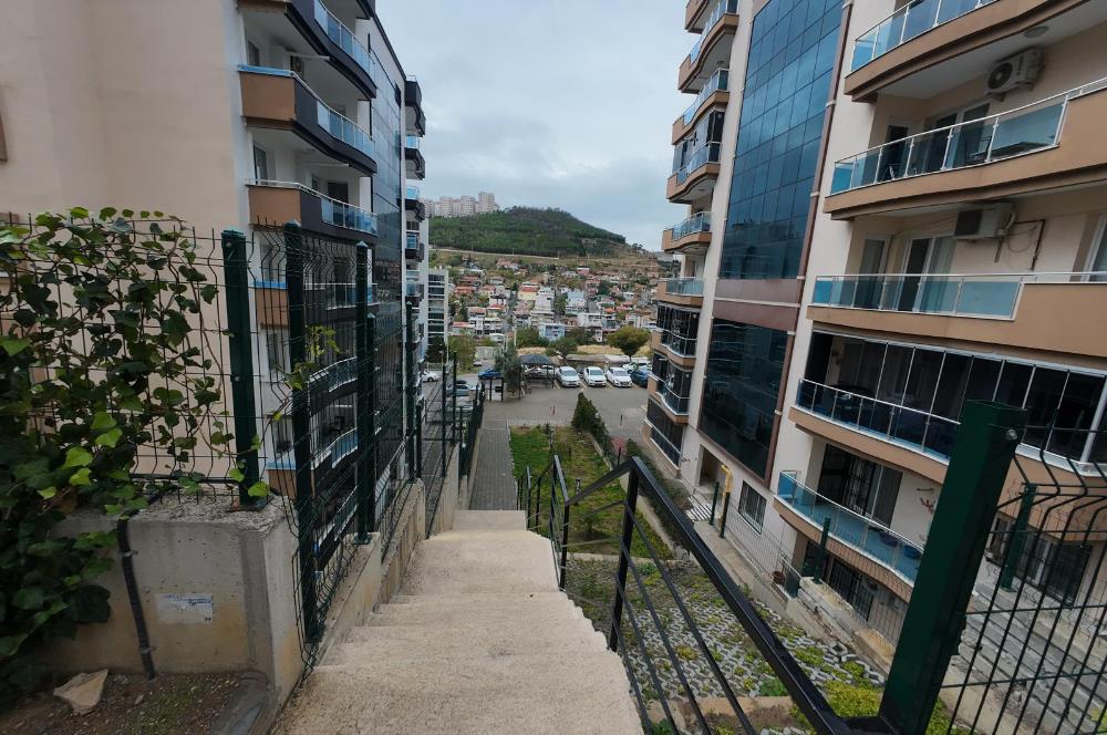  İzmir Bayraklı Barışkent Sitesinde 3+1 Satılık Daire