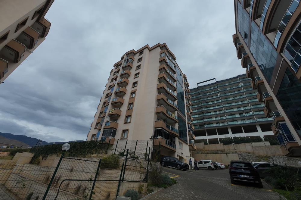  İzmir Bayraklı Barışkent Sitesinde 3+1 Satılık Daire