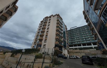  İzmir Bayraklı Barışkent Sitesinde 3+1 Satılık Daire