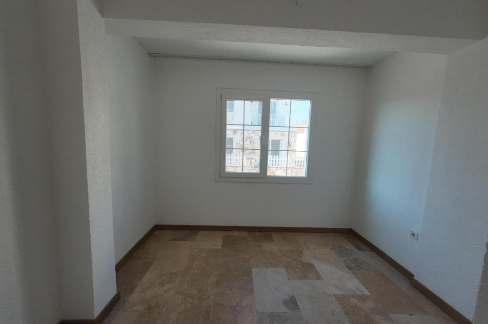 Foçada Hayat Foça Sitesinde Kiralık 3+1 Dubleks Villa