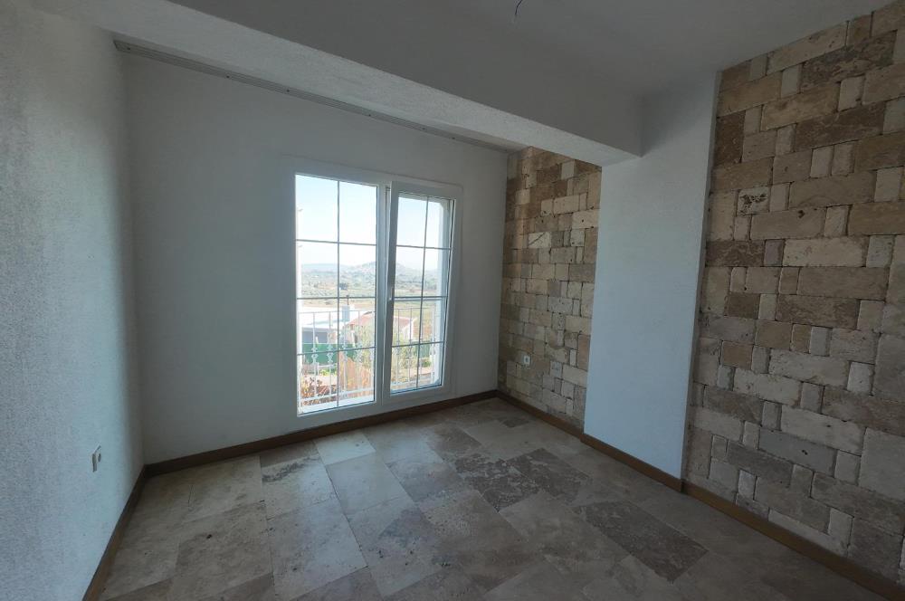 Foçada Hayat Foça Sitesinde Kiralık 3+1 Dubleks Villa