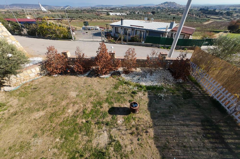 Foçada Hayat Foça Sitesinde Kiralık 3+1 Dubleks Villa