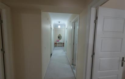  İzmir Bayraklı Barışkent Sitesinde 3+1 Satılık Daire