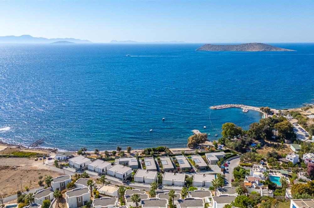 Gümüşlükte Denize 10 Adım Deniz Manzaralı Satılık İkiz Villa