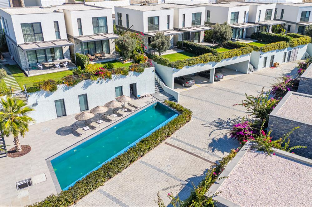Gümüşlükte Denize 10 Adım Deniz Manzaralı Satılık İkiz Villa