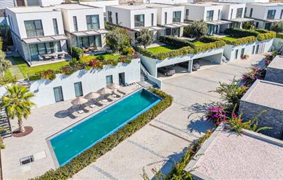Gümüşlükte Denize 10 Adım Deniz Manzaralı Satılık İkiz Villa