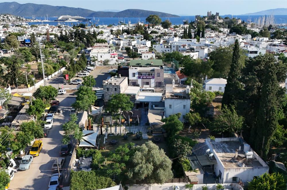 Bodrum Merkezde 15/30 İmarlı Arsa ve Taş Konak