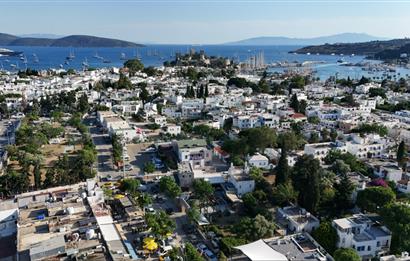 Bodrum Merkezde 15/30 İmarlı Arsa ve Taş Konak