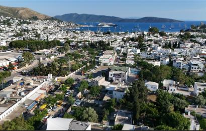 Bodrum Merkezde 15/30 İmarlı Arsa ve Taş Konak