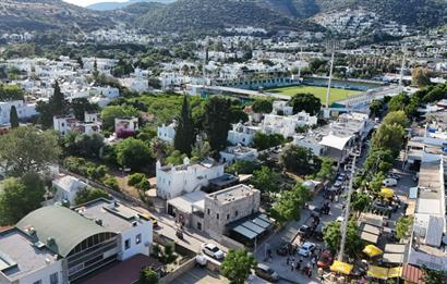 Bodrum Merkezde 15/30 İmarlı Arsa ve Taş Konak