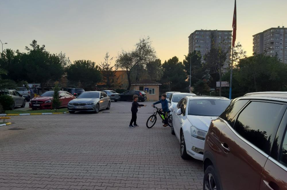 Adalet Sitesi'nde 3+1 Yatırım, Oturum İçin / Yüksek Arsa payı