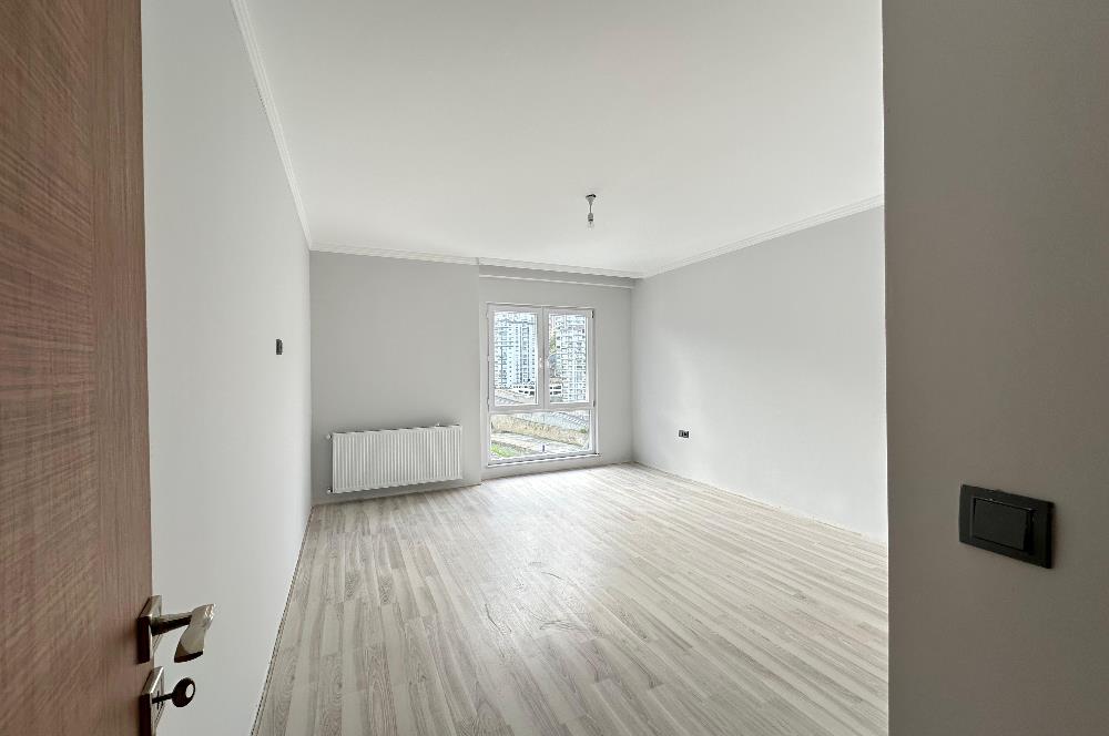 ŞEHRİNAZ KONUTLARIN DA DENİZ MANZARALI SATILIK OFİS & DAİRE