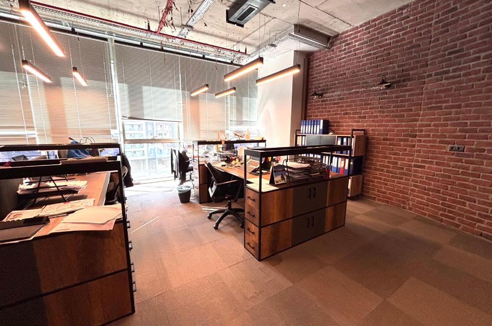 Fikirtepe Business'ta Kiralık Şık Dekorasyonlu Ofis Katı