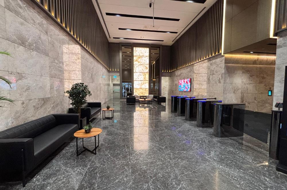 Fikirtepe Business'ta Kiralık Şık Dekorasyonlu Ofis Katı
