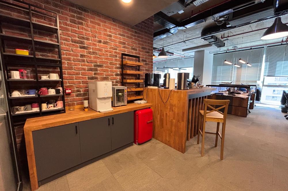 Fikirtepe Business'ta Kiralık Şık Dekorasyonlu Ofis Katı