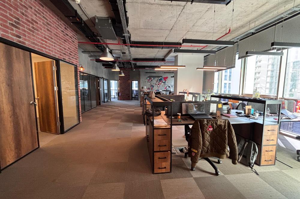 Fikirtepe Business'ta Kiralık Şık Dekorasyonlu Ofis Katı
