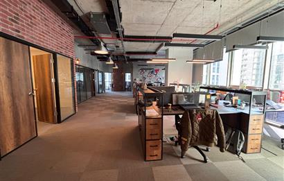 Fikirtepe Business'ta Kiralık Şık Dekorasyonlu Ofis Katı