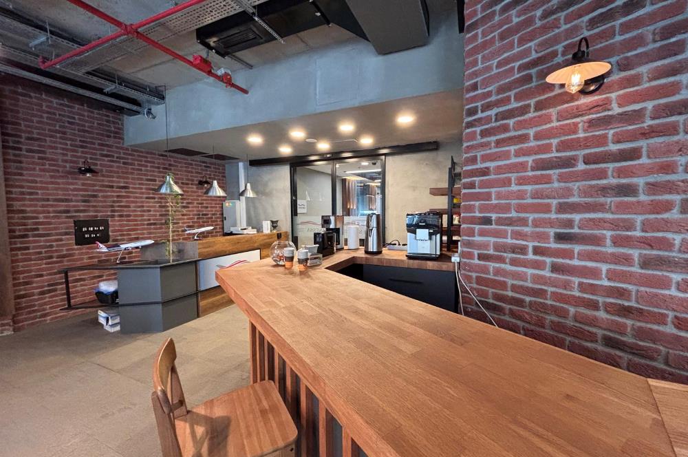 Fikirtepe Business'ta Kiralık Şık Dekorasyonlu Ofis Katı