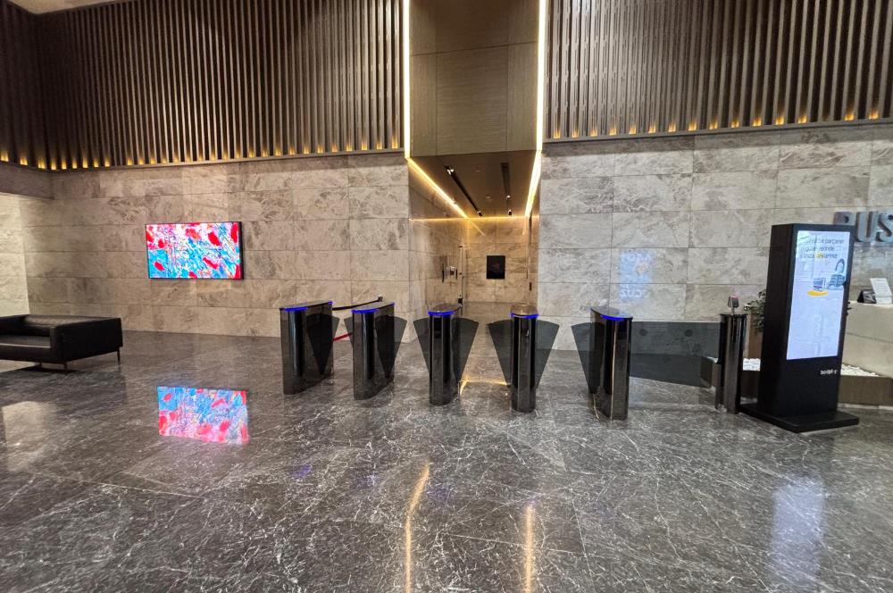 Fikirtepe Business'ta Kiralık Şık Dekorasyonlu Ofis Katı