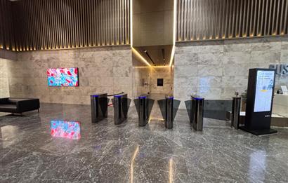 Fikirtepe Business'ta Kiralık Şık Dekorasyonlu Ofis Katı