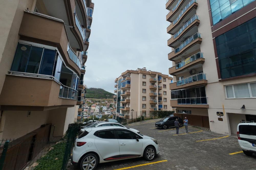  İzmir Bayraklı Barışkent Sitesinde 3+1 Satılık Daire