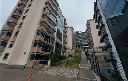 İzmir Bayraklı Barışkent Sitesinde 3+1 Satılık Daire